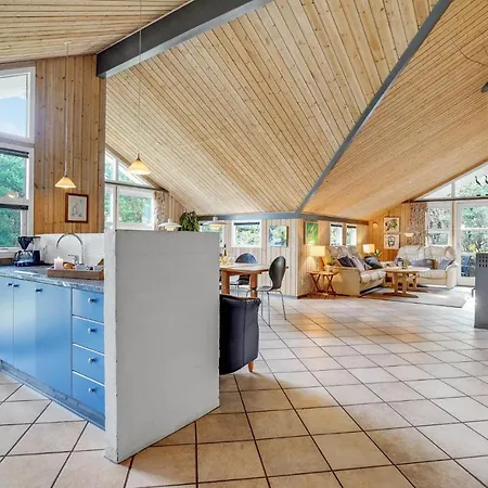 4 Bedroom Stunning In * Oksbøl